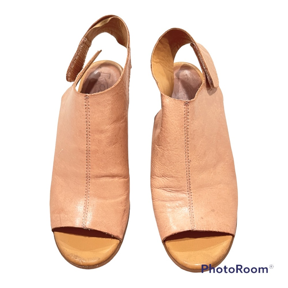 Korks Blush Tan Leather Velcro Mules Chunky Heel